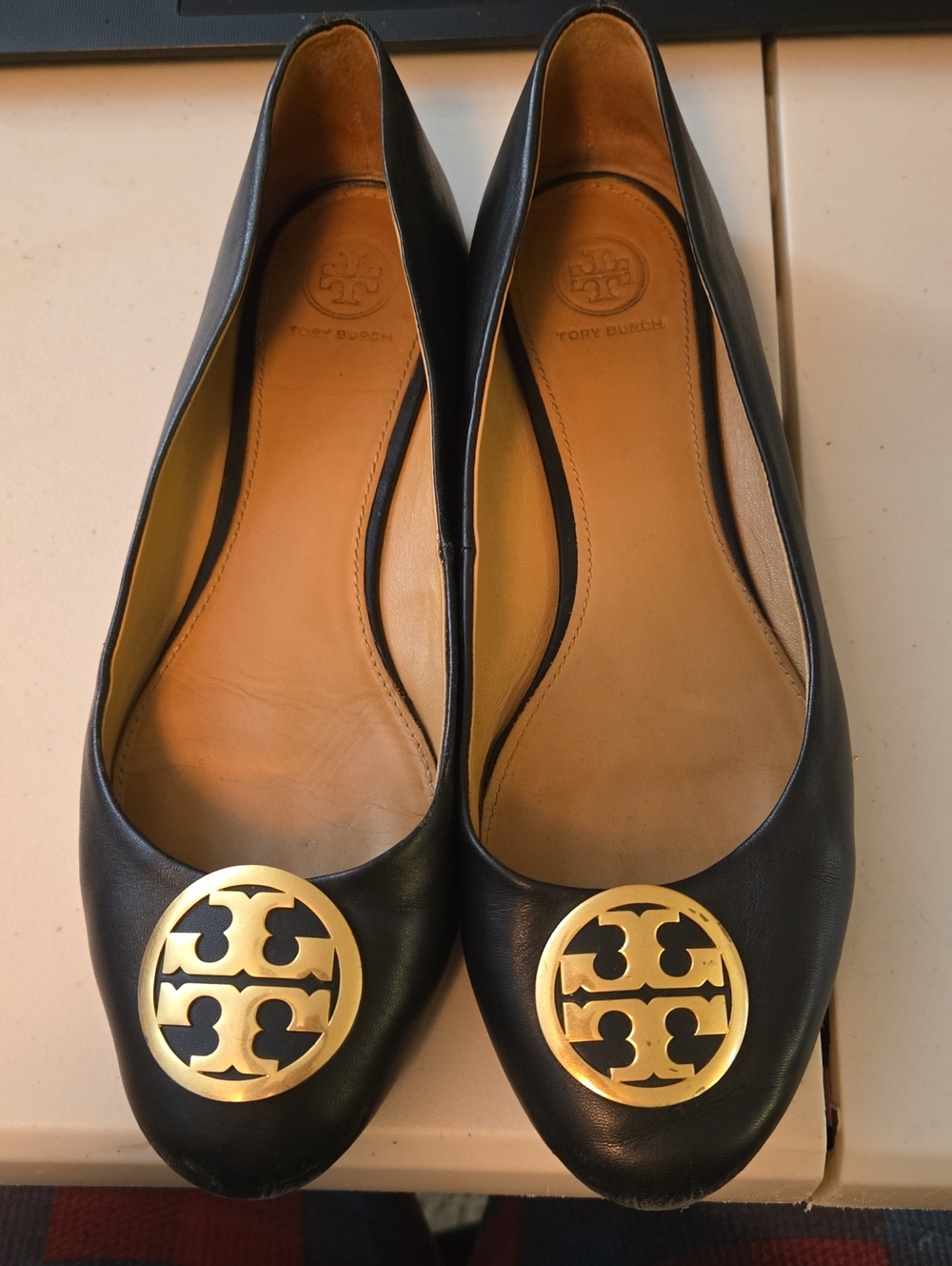 Tory Burch Classic Black Leather Minnie Ballet Flats - Gold Hardware - Sz 9.5
